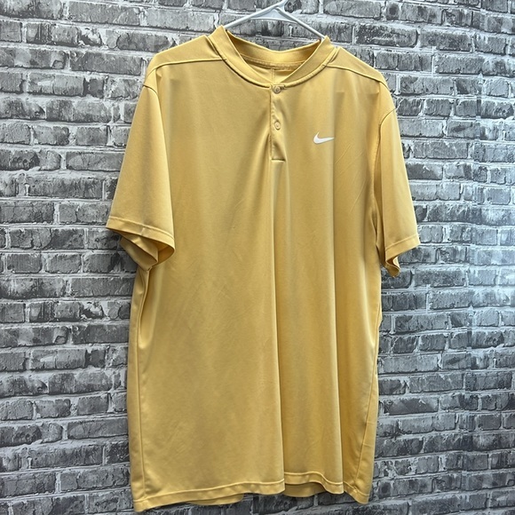 Nike‎ - Picture 2 of 7